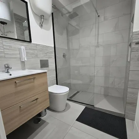 فندق مبيت وإفطار Camilly 4*